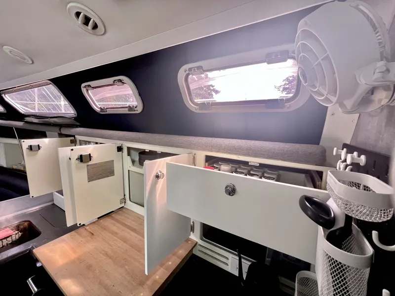 Slide: The Image of Hunter 38 2008 - 6043031