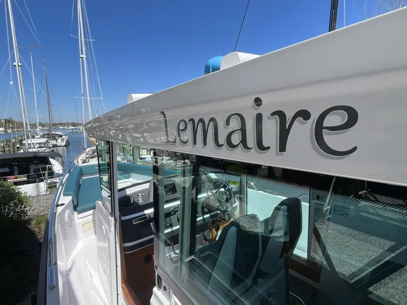 Slide: The Image of Axopar 28 CABIN 2023 - 6031438