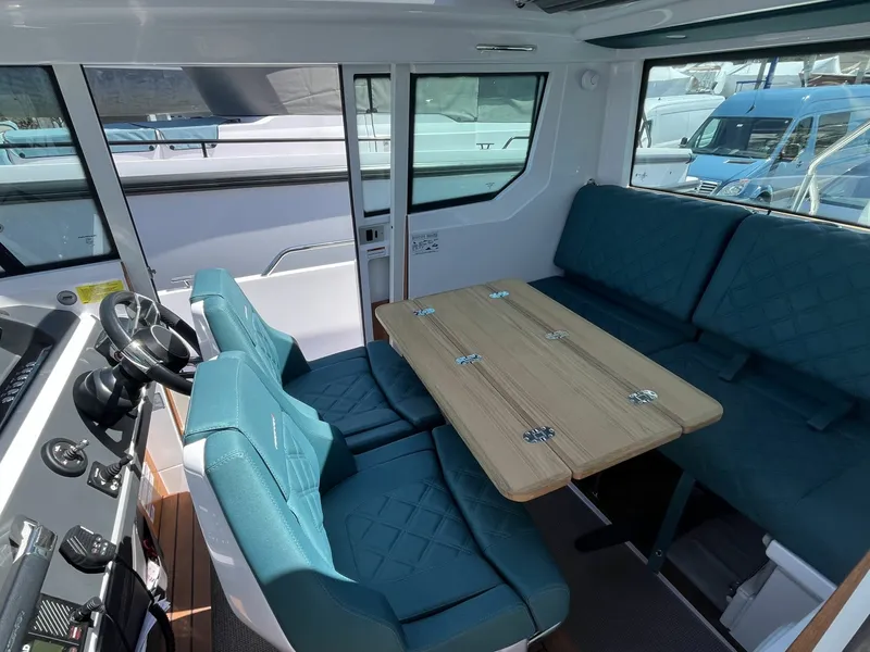 Slide: The Image of Axopar 28 CABIN 2023 - 6031455