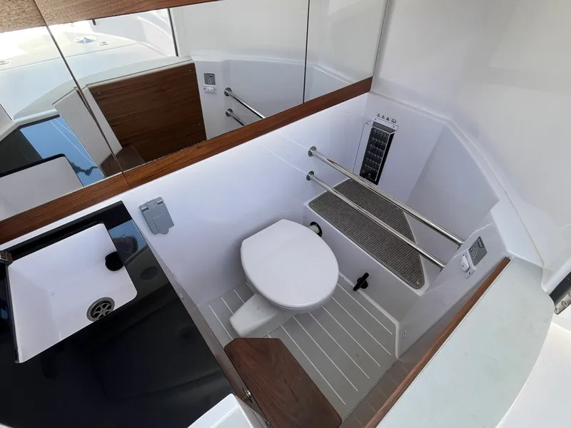 Slide: The Image of Axopar 28 CABIN 2023 - 6031461