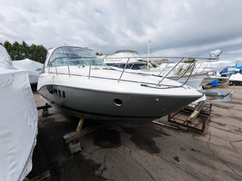 The Image of Rinker 360 Express Cruiser 2013 - 6043423