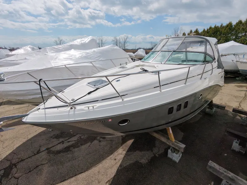 Slide: The Image of Rinker 360 Express Cruiser 2013 - 6043422