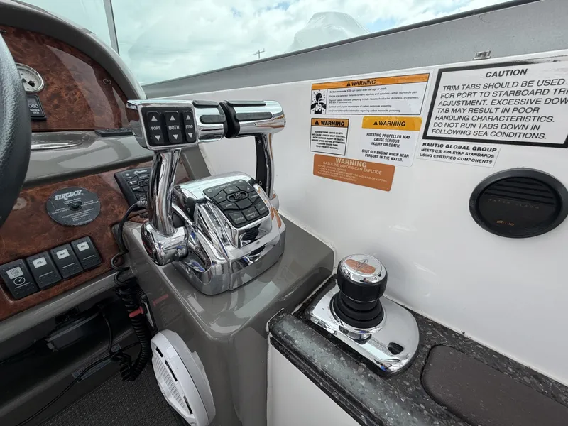 Slide: The Image of Rinker 360 Express Cruiser 2013 - 6043450