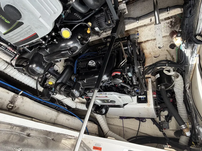 Slide: The Image of Rinker 360 Express Cruiser 2013 - 6113562
