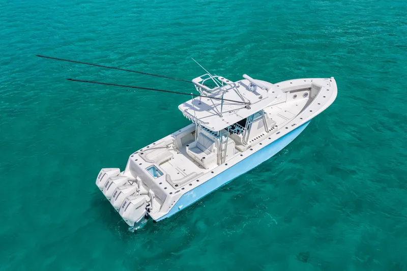 Slide: The Image of SeaVee 390B 2021 - 6030975