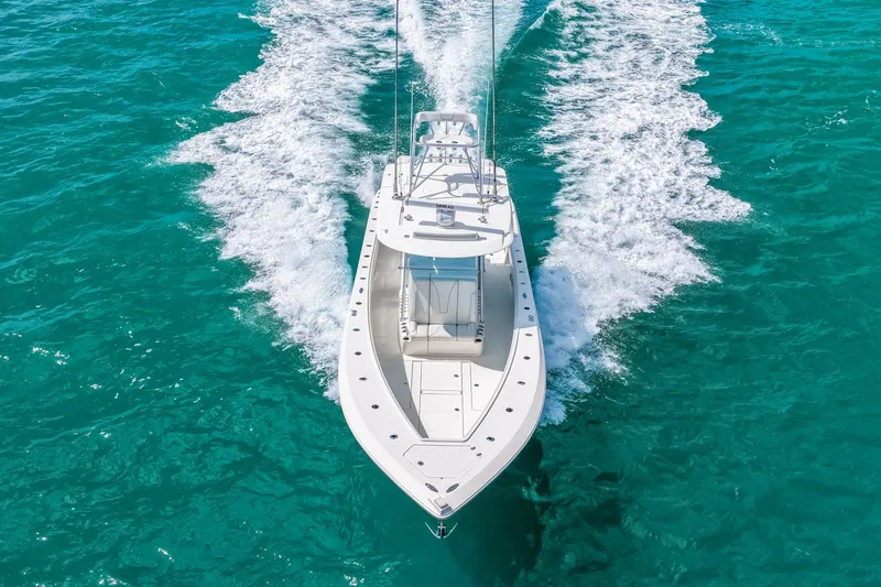 Slide: The Image of SeaVee 390B 2021 - 6031123