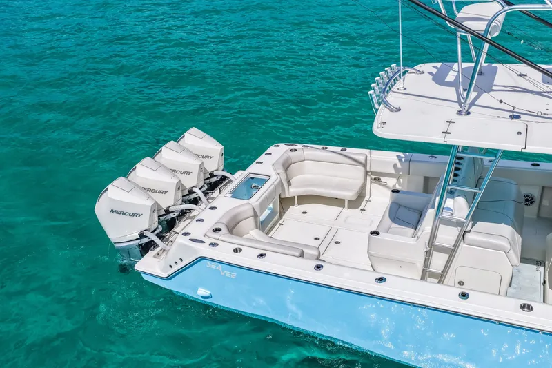 Slide: The Image of SeaVee 390B 2021 - 6030978