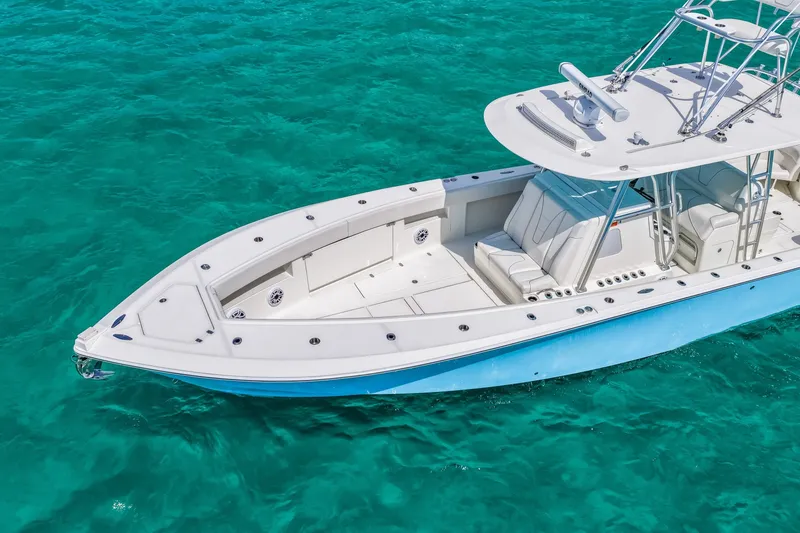 Slide: The Image of SeaVee 390B 2021 - 6030984