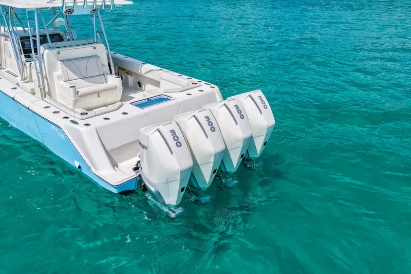 Slide: The Image of SeaVee 390B 2021 - 6030989