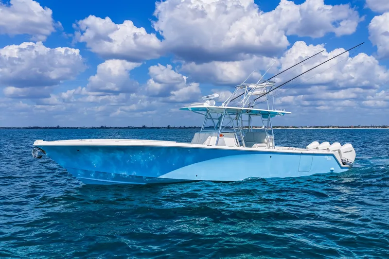 Slide: The Image of SeaVee 390B 2021 - 6031004