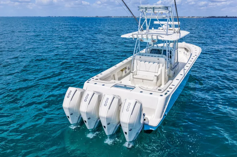 Slide: The Image of SeaVee 390B 2021 - 6031014