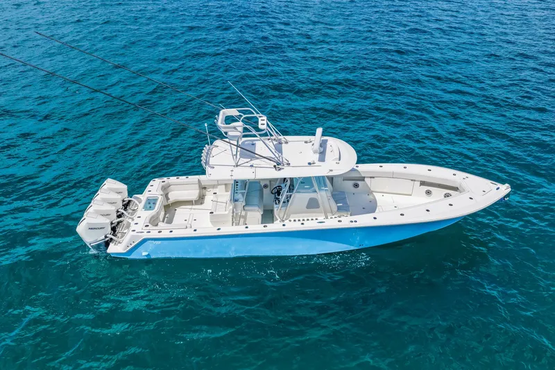 Slide: The Image of SeaVee 390B 2021 - 6031035