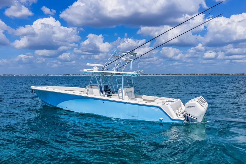 Slide: The Image of SeaVee 390B 2021 - 6031036