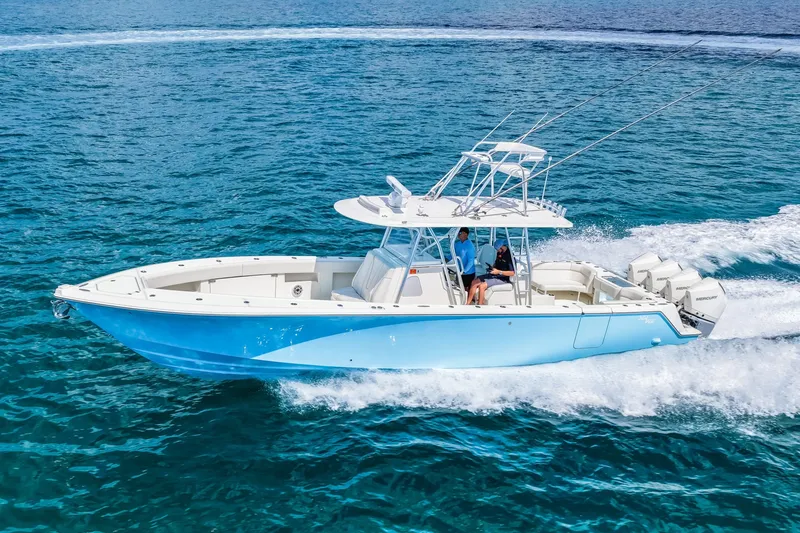 Slide: The Image of SeaVee 390B 2021 - 6031042