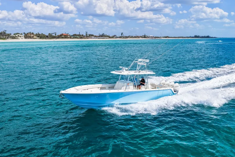 Slide: The Image of SeaVee 390B 2021 - 6031101