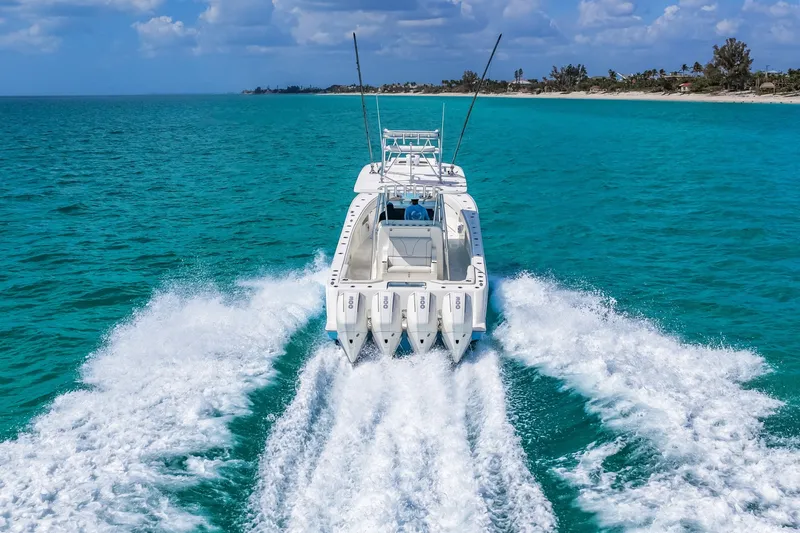 Slide: The Image of SeaVee 390B 2021 - 6031108