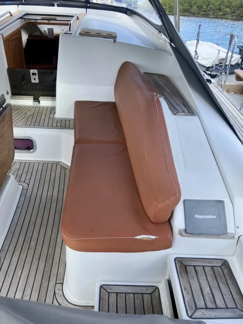 Slide: The Image of Wauquiez Pilot Saloon 55 2011 - 6030960