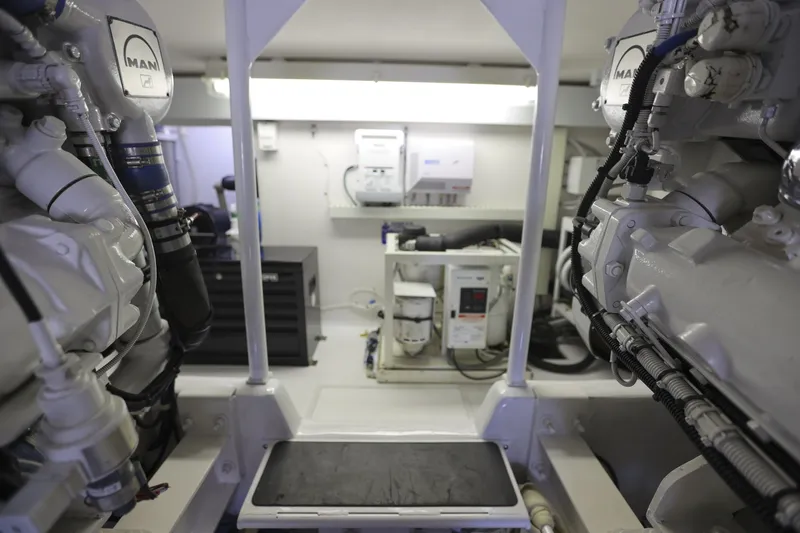 Slide: The Image of Viking 5- Lady S - Engine Room 2001 Viking 50 Convertible Lady S - 6031244