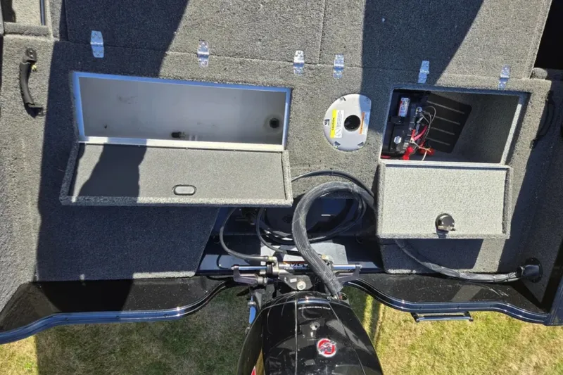 Slide: The Image of Crestliner 1850 FISH HAWK 2021 - 6031312