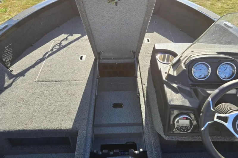 Slide: The Image of Crestliner 1850 FISH HAWK 2021 - 6031302