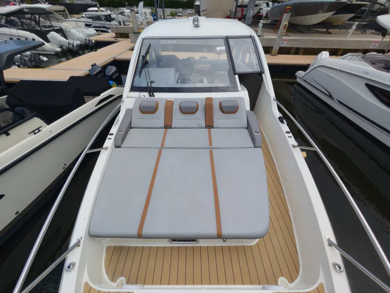 Slide: The Image of Beneteau Gran Turismo 32 2023 - 6492896