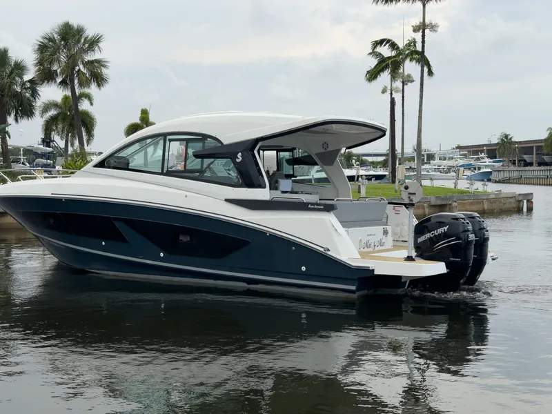Slide: The Image of Beneteau Gran Turismo 32 2023 - 6492924
