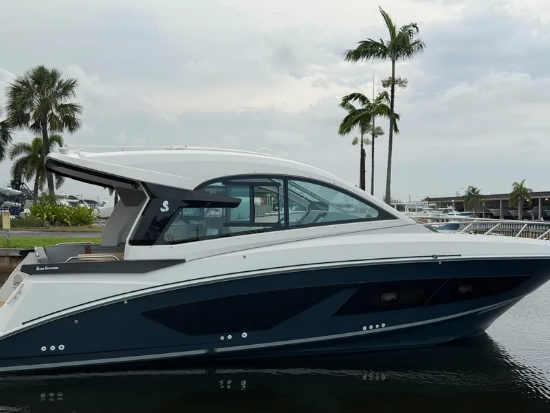 Slide: The Image of Beneteau Gran Turismo 32 2023 - 6492912