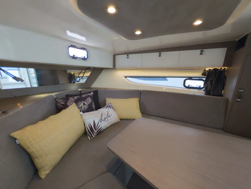 Slide: The Image of Beneteau Gran Turismo 32 2023 - 6492905