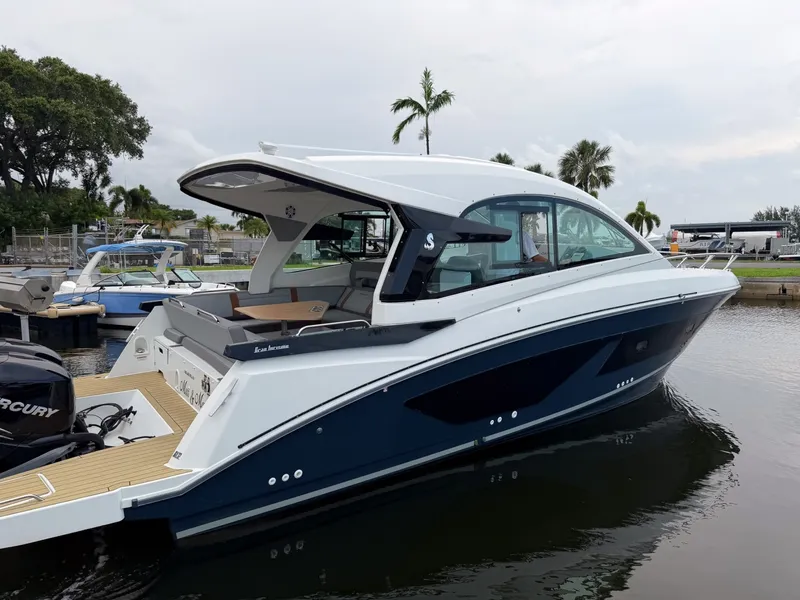 Slide: The Image of Beneteau Gran Turismo 32 2023 - 6492911