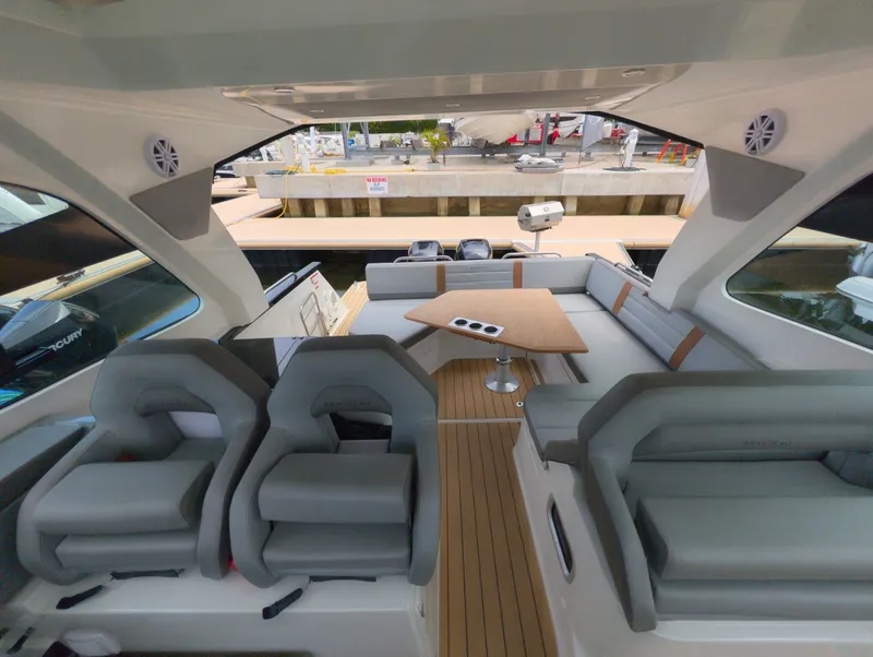 Slide: The Image of Beneteau Gran Turismo 32 2023 - 6492894