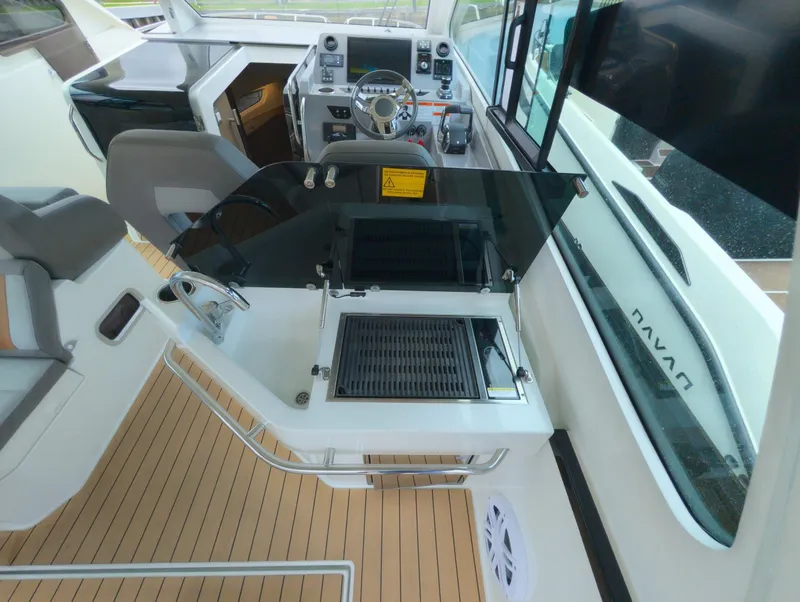 Slide: The Image of Beneteau Gran Turismo 32 2023 - 6492885
