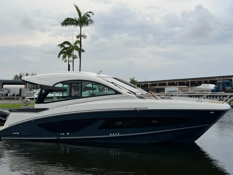 Slide: The Image of Beneteau Gran Turismo 32 2023 - 6492916
