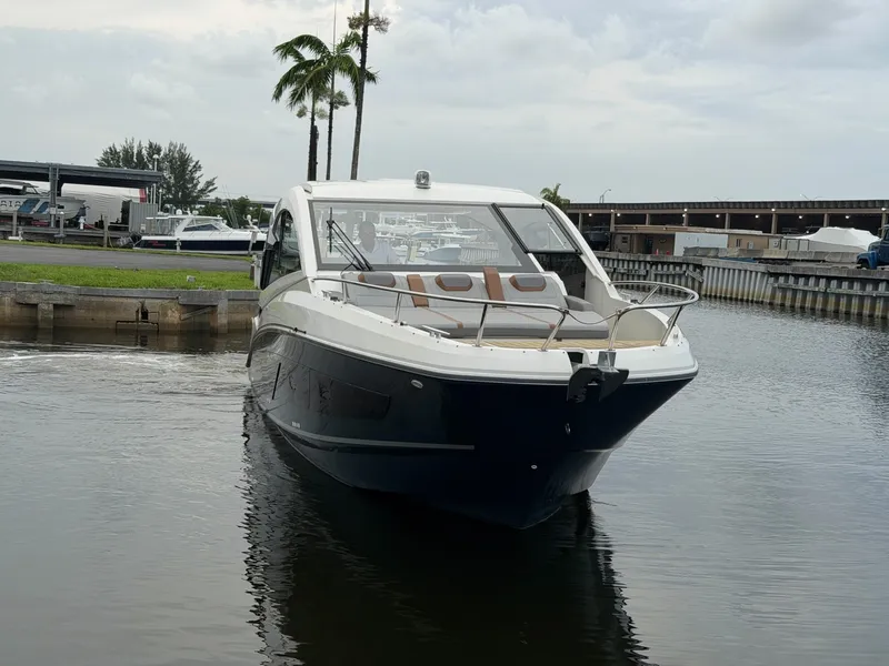 Slide: The Image of Beneteau Gran Turismo 32 2023 - 6492919
