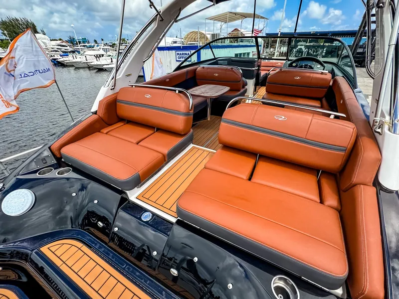 Slide: The Image of Regal 2800 Bowrider 2017 - 6514046