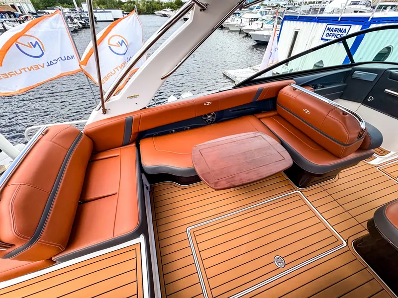 Slide: The Image of Regal 2800 Bowrider 2017 - 6514044