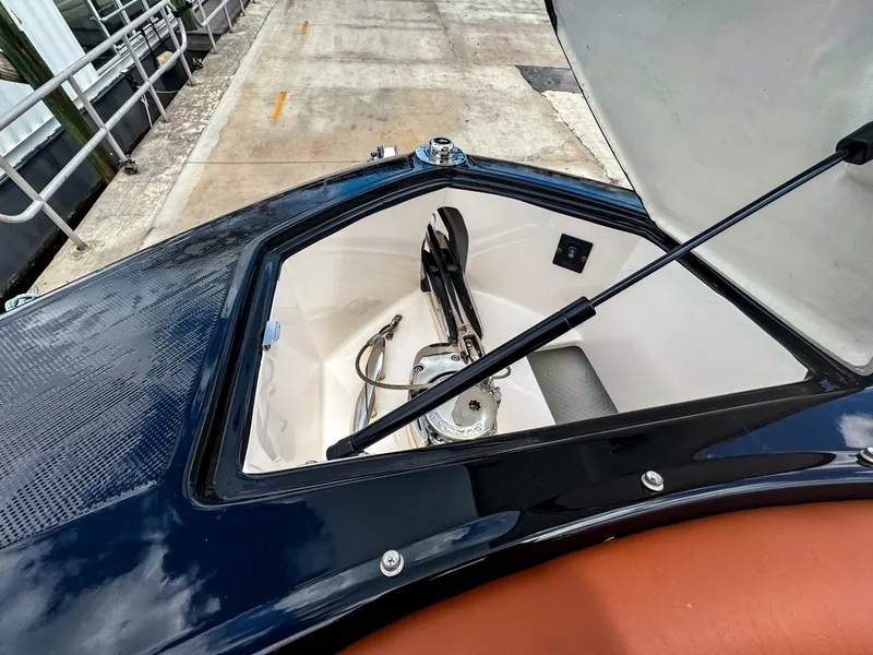Slide: The Image of Regal 2800 Bowrider 2017 - 6514070
