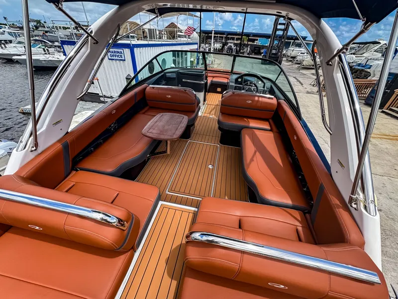 Slide: The Image of Regal 2800 Bowrider 2017 - 6514043