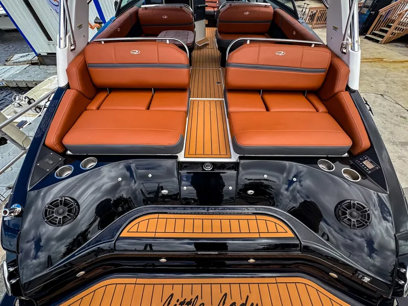 Slide: The Image of Regal 2800 Bowrider 2017 - 6514078