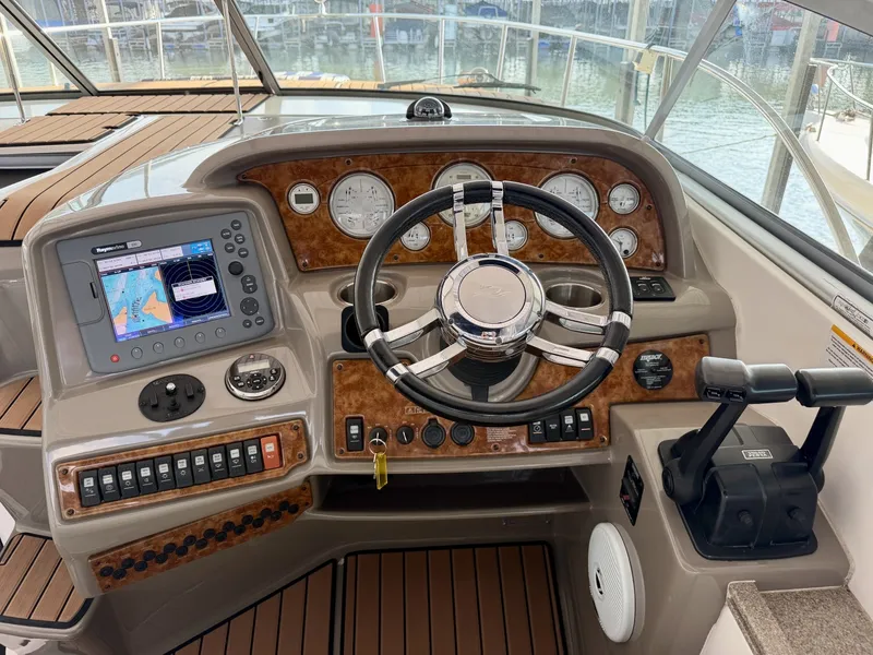 Slide: The Image of Rinker 350 Express Cruiser 2007 - 6032081