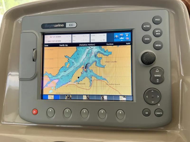 Slide: The Image of Rinker 350 Express Cruiser 2007 - 6032086