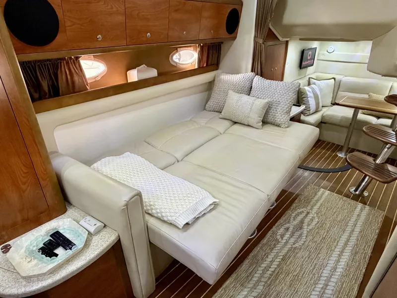 Slide: The Image of Rinker 350 Express Cruiser 2007 - 6032114