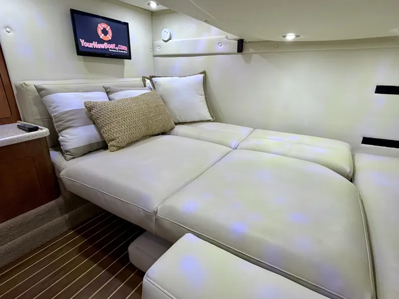 Slide: The Image of Rinker 350 Express Cruiser 2007 - 6032122