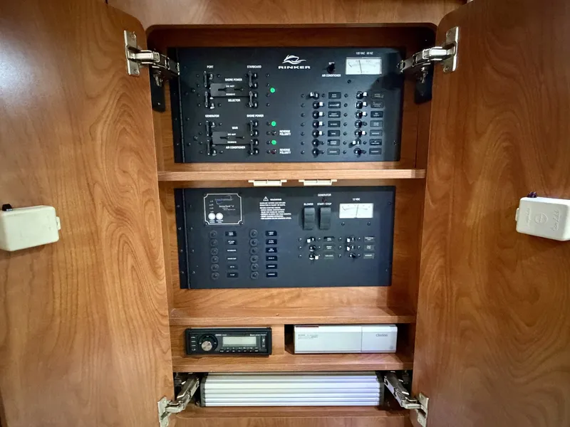 Slide: The Image of Rinker 350 Express Cruiser 2007 - 6032126