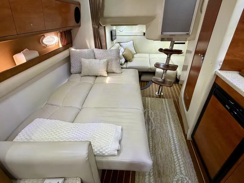 Slide: The Image of Rinker 350 Express Cruiser 2007 - 6032129