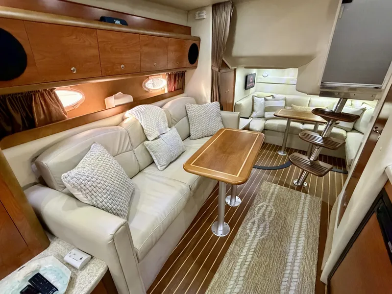 Slide: The Image of Rinker 350 Express Cruiser 2007 - 6032132