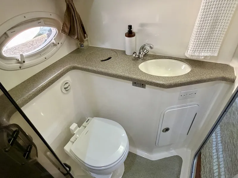 Slide: The Image of Rinker 350 Express Cruiser 2007 - 6032135