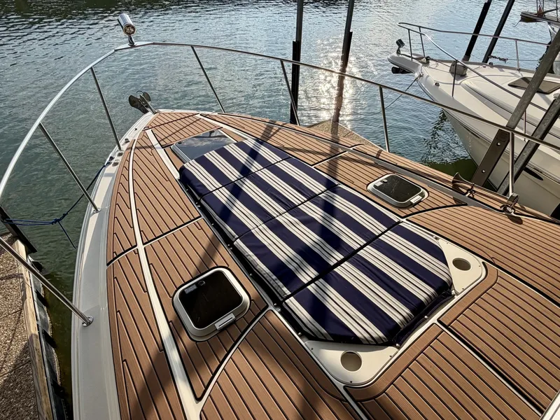 Slide: The Image of Rinker 350 Express Cruiser 2007 - 6032142