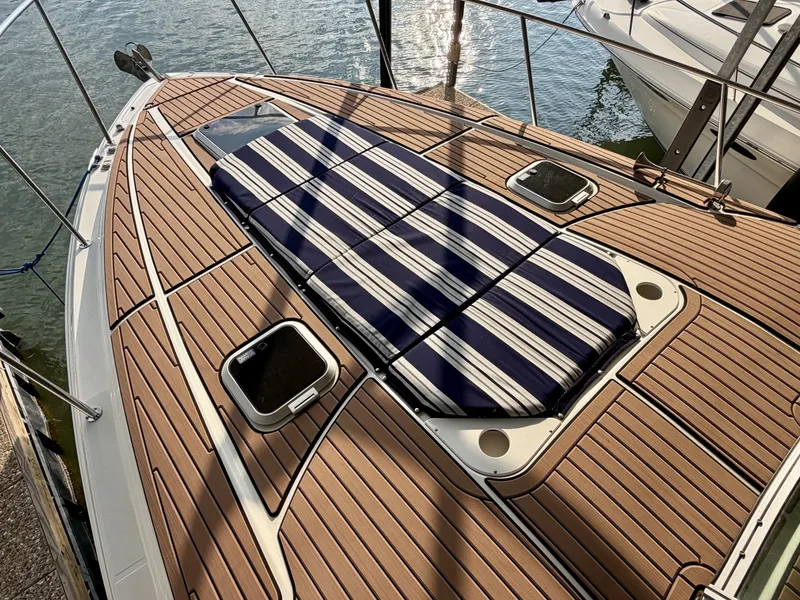 Slide: The Image of Rinker 350 Express Cruiser 2007 - 6032143