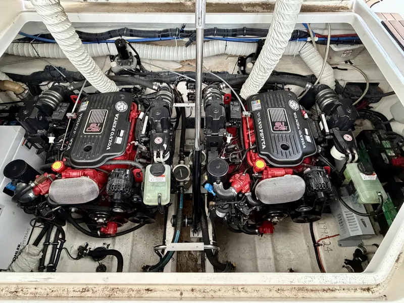 Slide: The Image of Rinker 350 Express Cruiser 2007 - 6032157