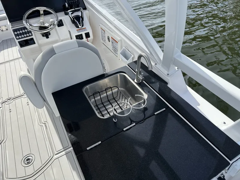 Slide: The Image of Sea Fox 288 Traveler 2025 - 6117075